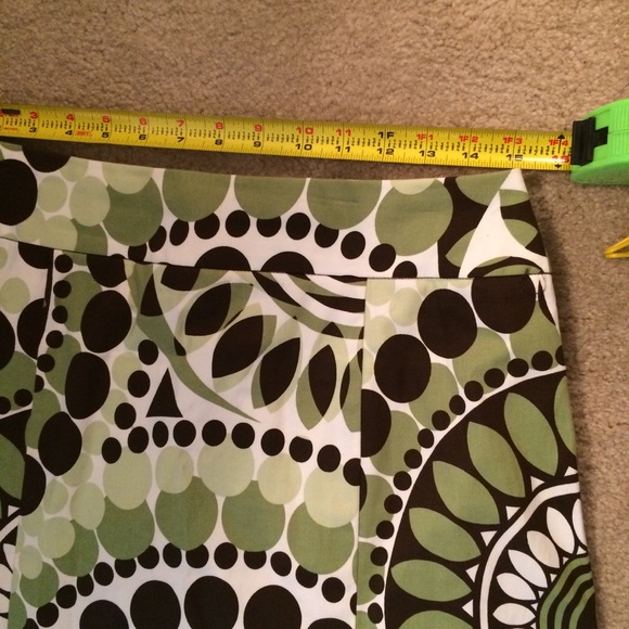 Green bold print skirt Size 10 - Picture 4 of 6